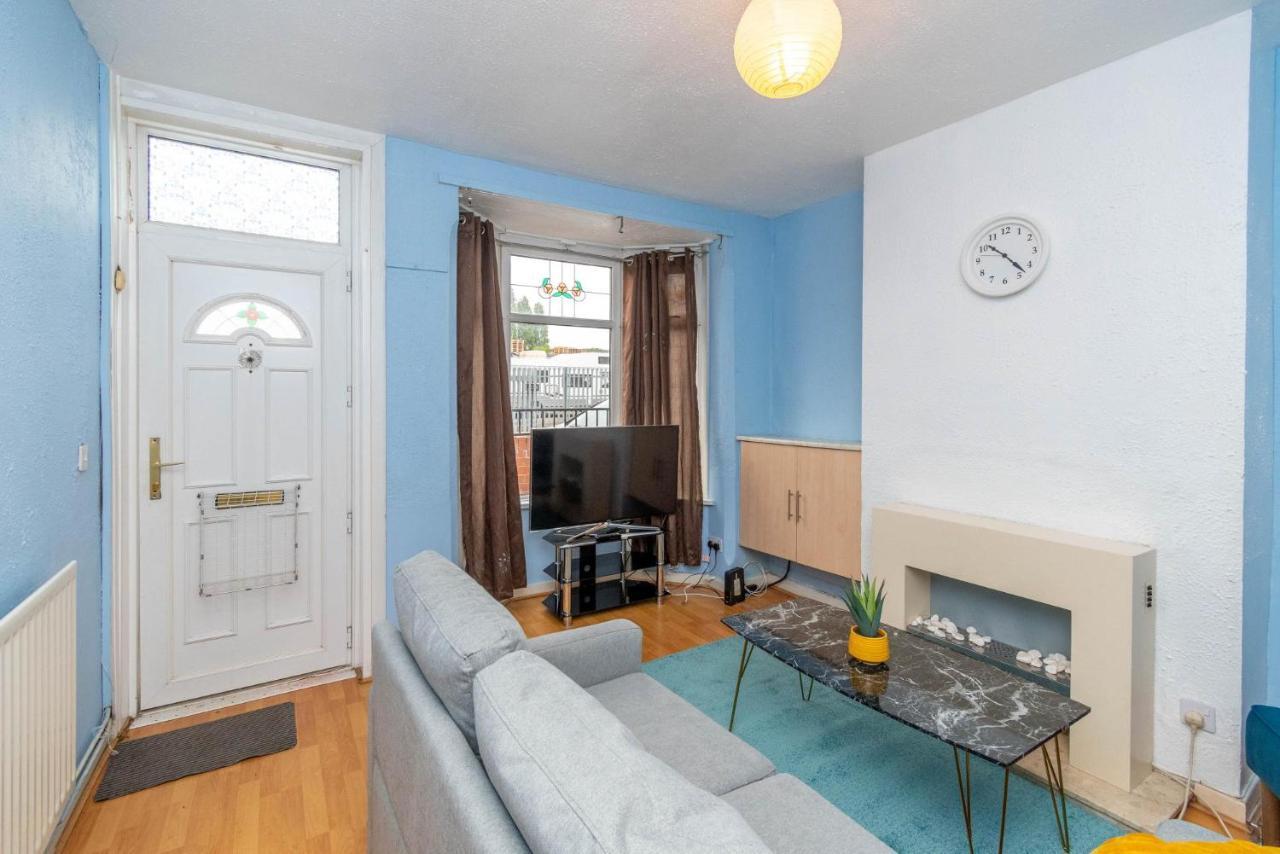 Fantastic 3 Bedroom House *Free Parking* Γούλβερχαμπτον Εξωτερικό φωτογραφία
